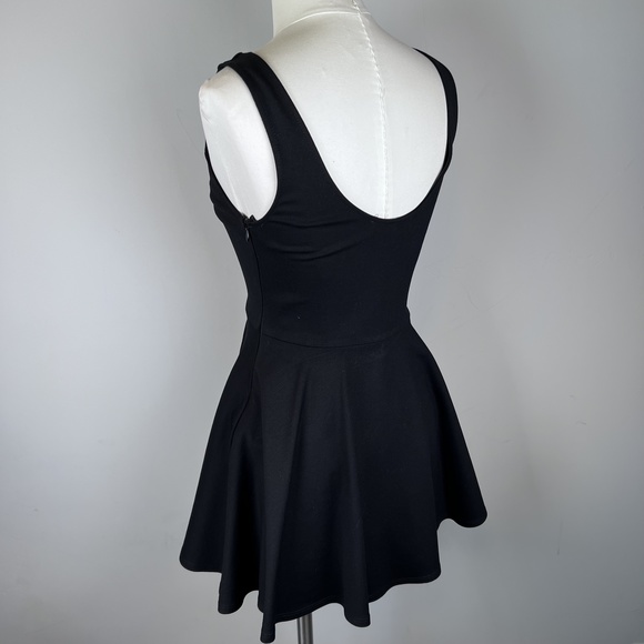 SOLD ON THRED UP - Lulu's Romper/Dress (hidden shorts) Black Deep-V Circle Skirt - Picture 9 of 16